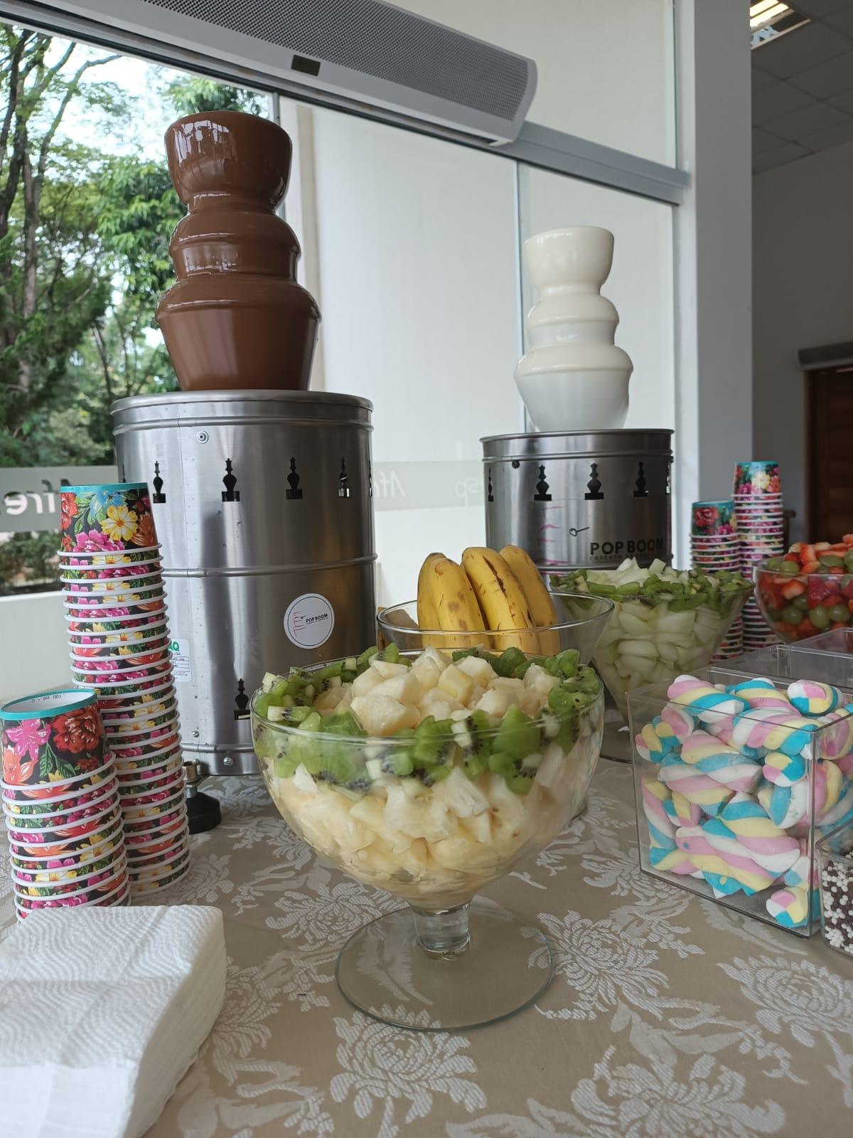 Sobre Cascata de Chocolate e Frutas